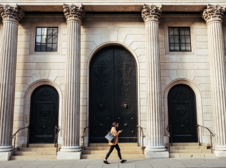 Bank of England calls for urgent regulation of cryptocurrencies