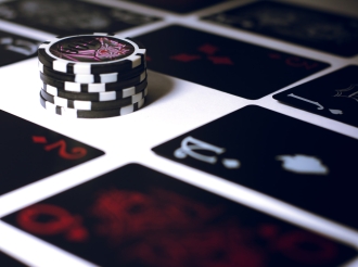 Understanding the Distinctive Qualities: Differentiating a Trader from a Gambler