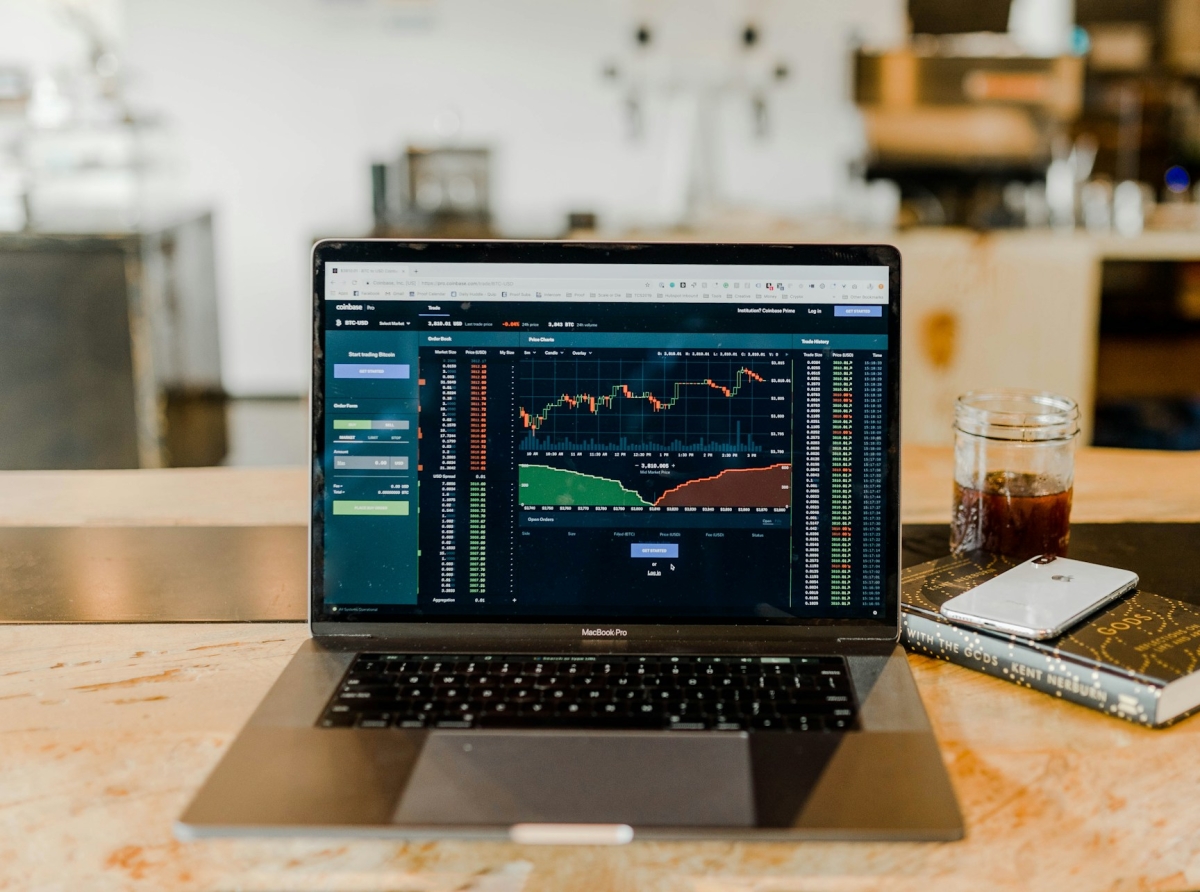 Unveiling the Patterns: The Nexus Between Forex Spread Size and Market Trends