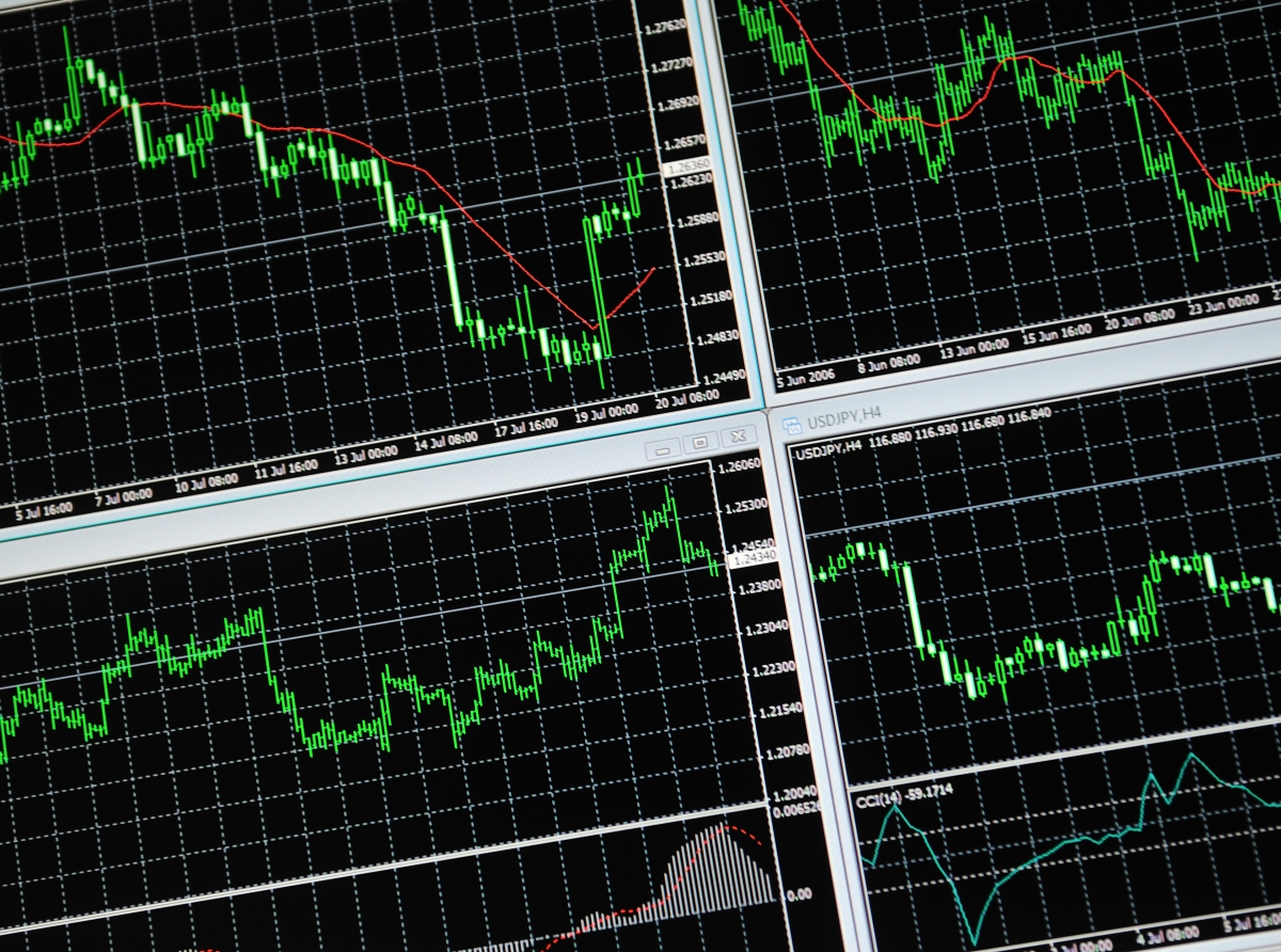 Forex Binary Options vs Traditional Forex Trading: What Sets Them Apart?