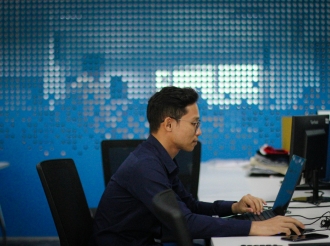 Chinese AI Startup DeepSeek Quietly Releases Updated R1 Model, Intensifying Competition with OpenAI