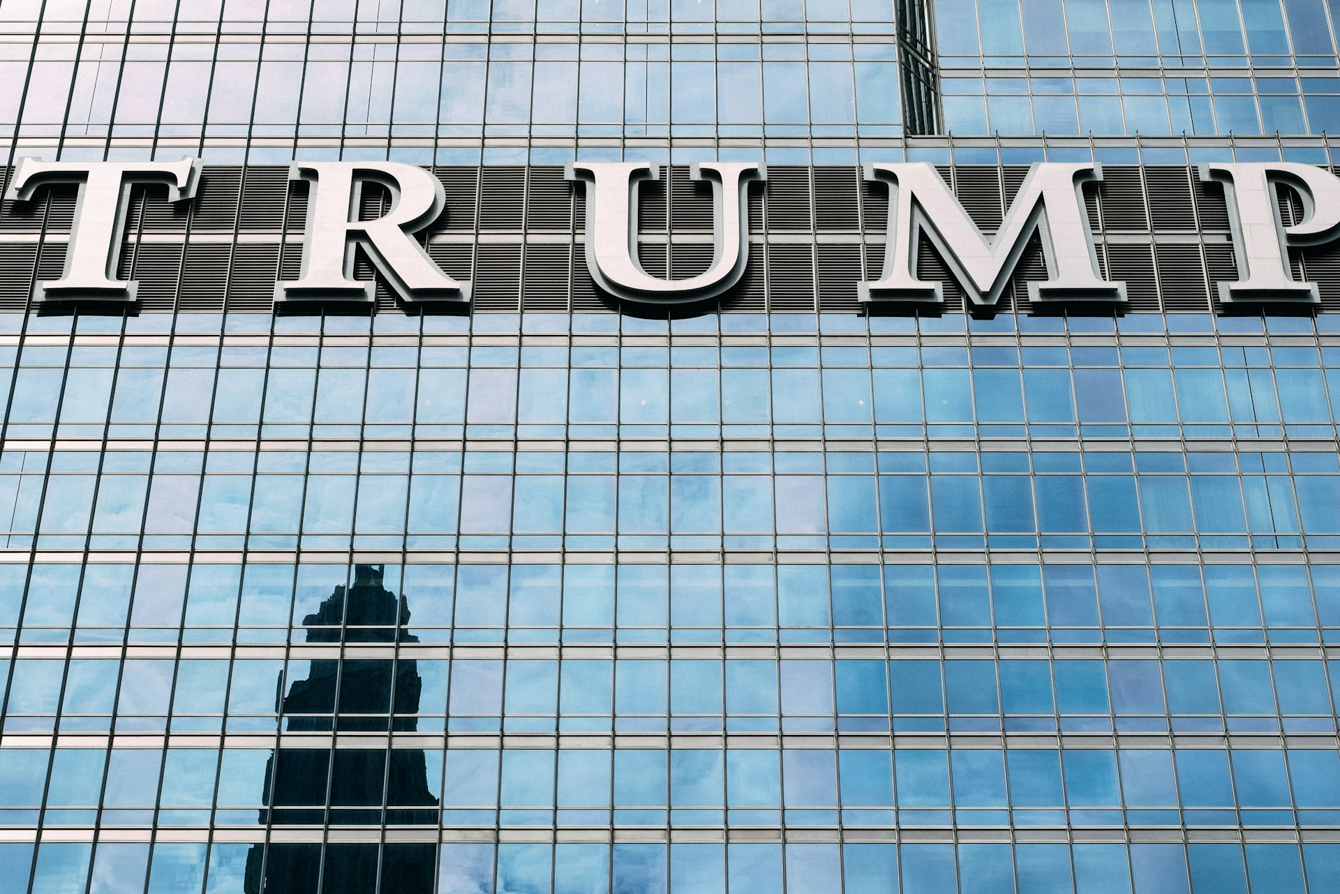 Trump’s Tariff Threats Fall Flat: Why Global Markets Aren’t Buying the Hype Trump’s Tariff Threats Fall Flat: Why Global Markets Aren’t Buying the Hype