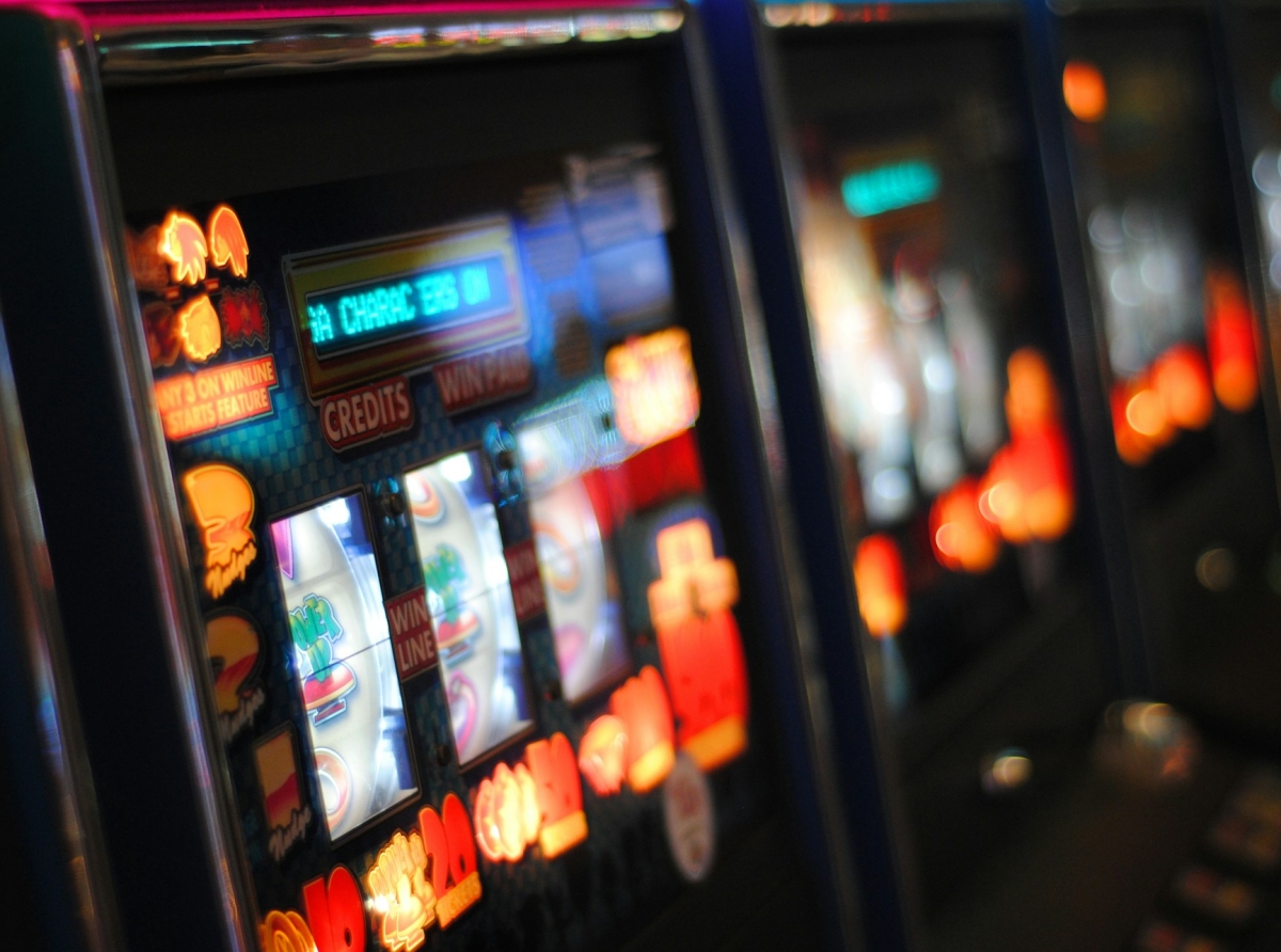 Forex vs Casino: Why Emotions Turn Traders into Gamblers