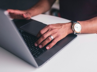 MetaTrader 4/5 Main Label — Extra Tools for Your Business