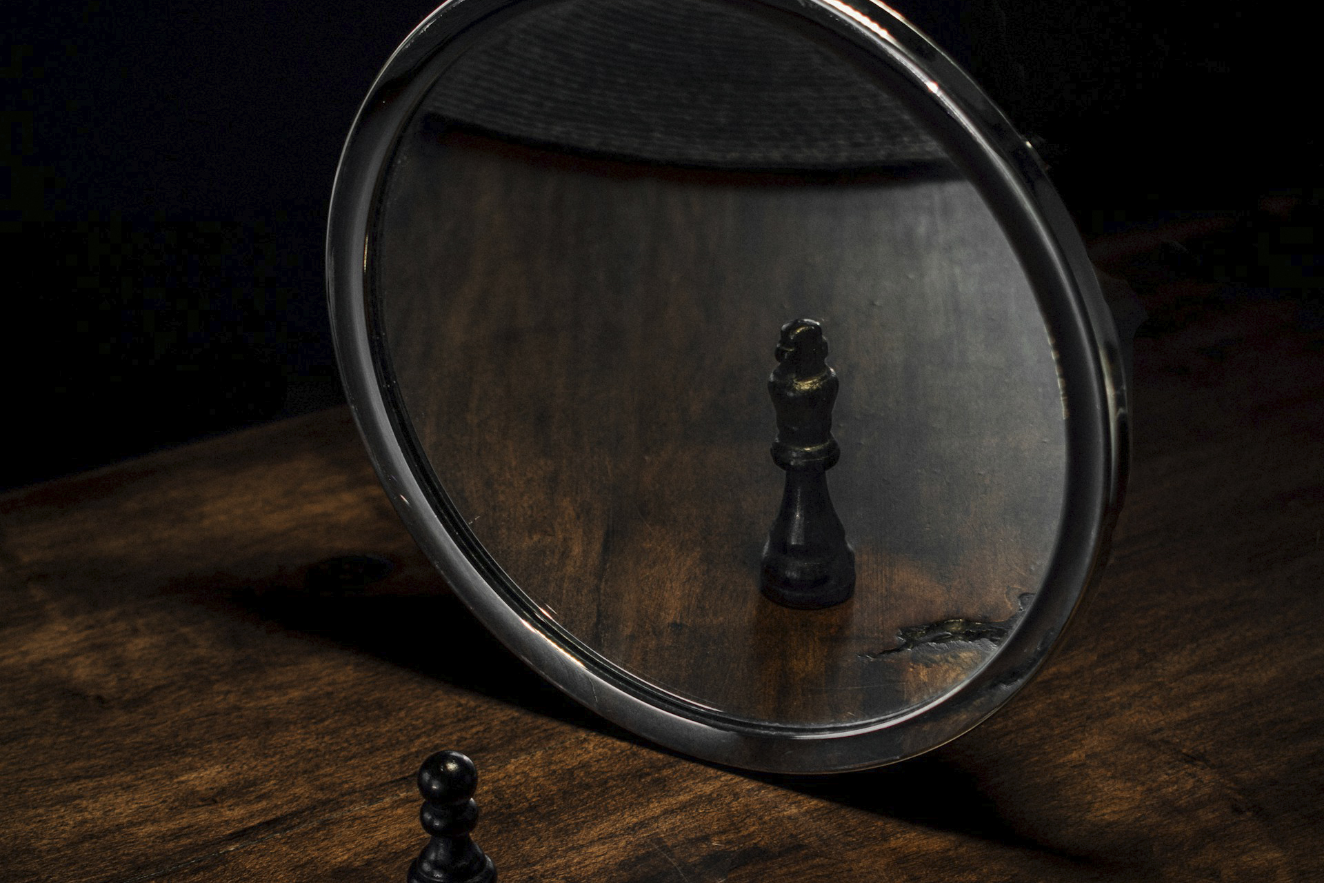 Mirror trading - what is it and is it worth repeating other people's trades
