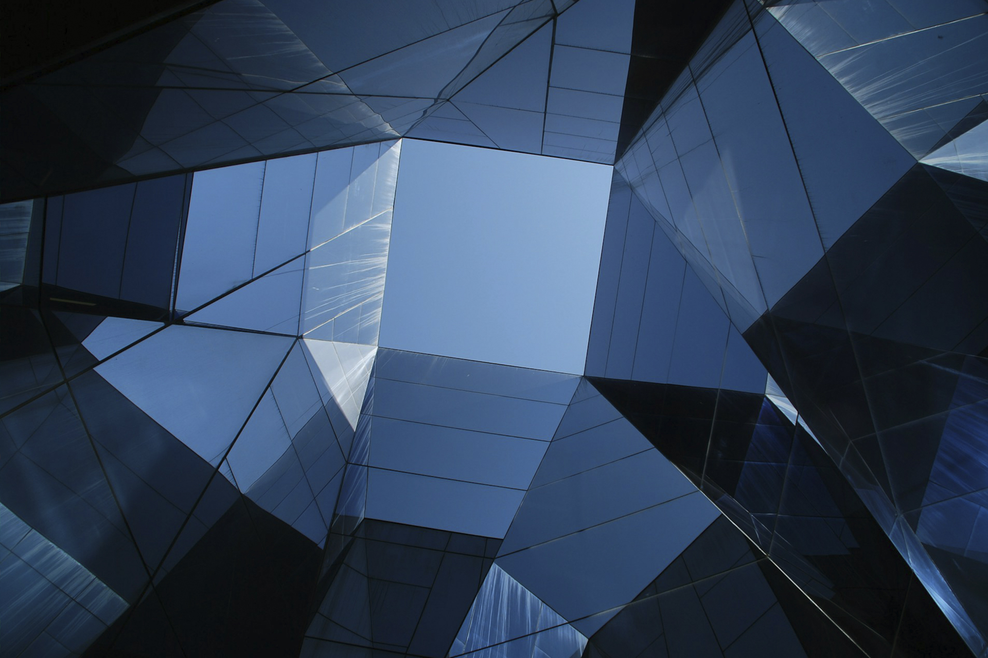 Multi-Asset Trading: Expanding MetaTrader CRM Capabilities Beyond Forex Multi-Asset Trading: Expanding MetaTrader CRM Capabilities Beyond Forex