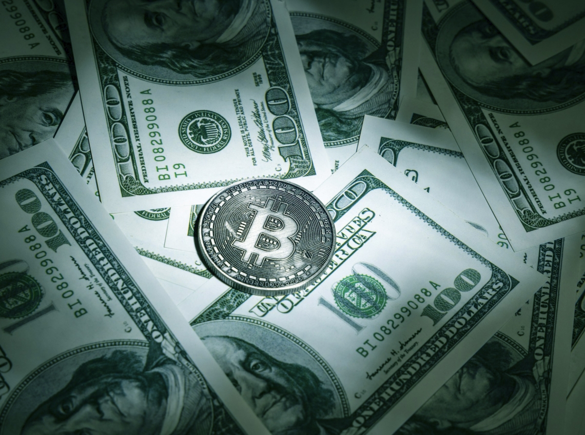 Bitcoin fell below $100,000 for the first time since late June: What's behind the new round of crypto volatility and how is artificial intelligence influencing it?