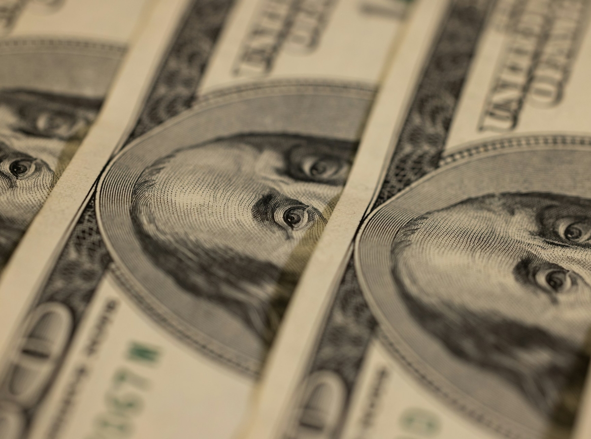 Dollar Hits 3-Month High: Why Traders Are Rethinking Rate Cuts