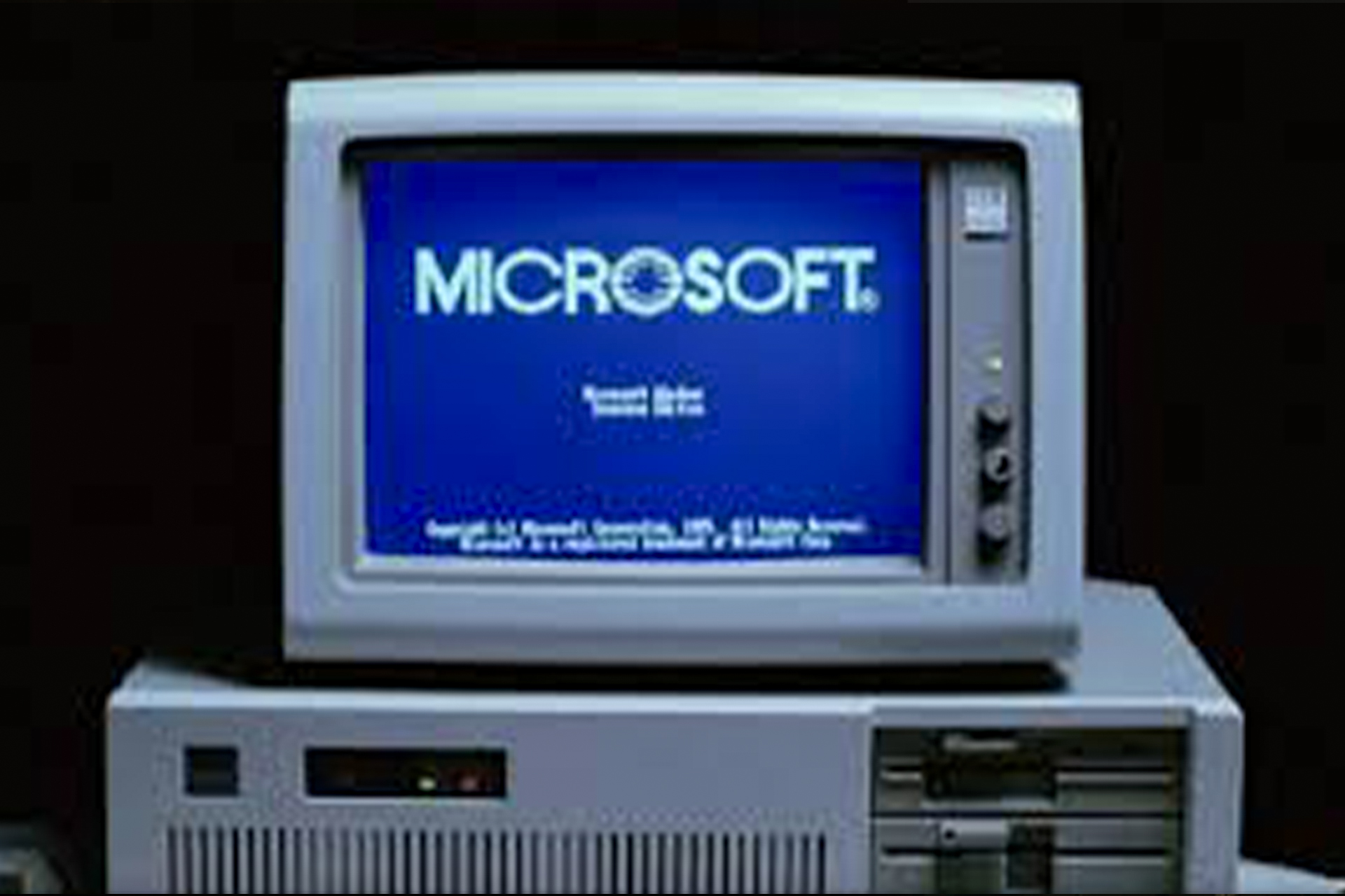 How Micro-soft Became Microsoft: The Brand's Evolution That Changed the IT Industry