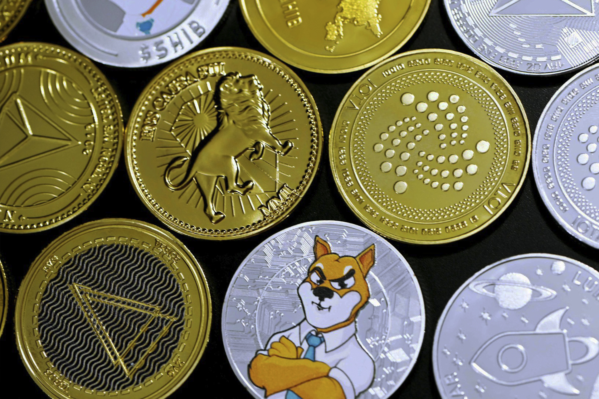 Meme Currencies and Serious Forex: How DOGE and PEPE Spill Into USD and Risk Assets