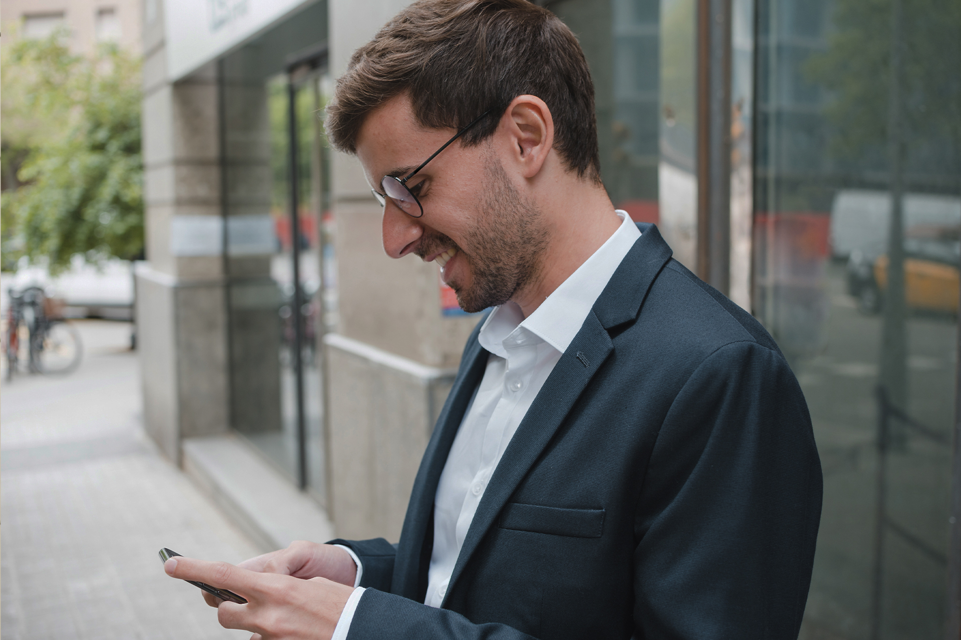 Forex and Freedom: How Currency Trading Enables Flexible Income and Independent Lifestyle